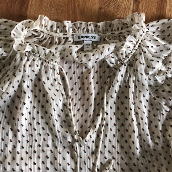 NWOT Printed Express Blouse - Picture 3 of 6